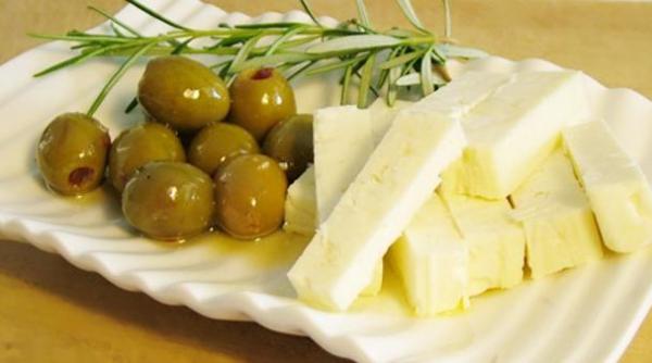 Brânza și măslinele, pe lista produselor UE sancţionate de SUA 