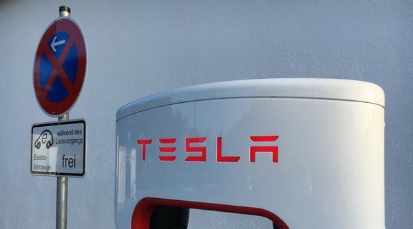 Tesla, mai tare decât General Motors. Ca valoare