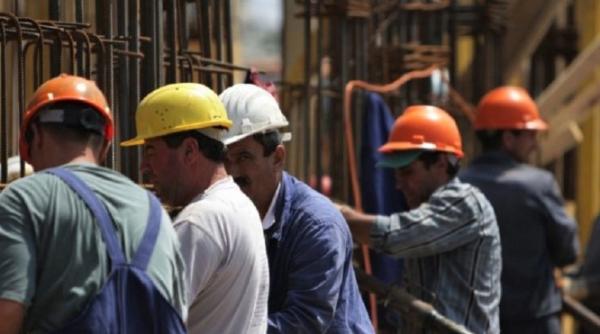 Lipsa forței de muncă obligă România să caute muncitori în Asia