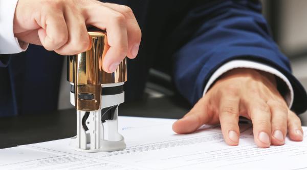 Ajutorul social pentru care trebuie să plătești. Deși e gratuit