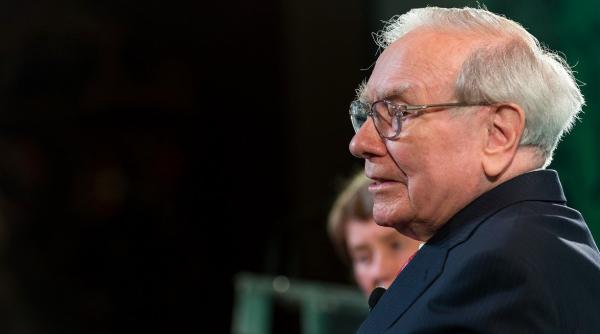 Miliardarul Warren Buffet, în impas. Nu găsește investiții!