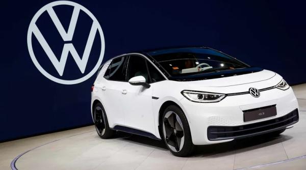 Volkswagen a început producția modelului electric. Cât va costa