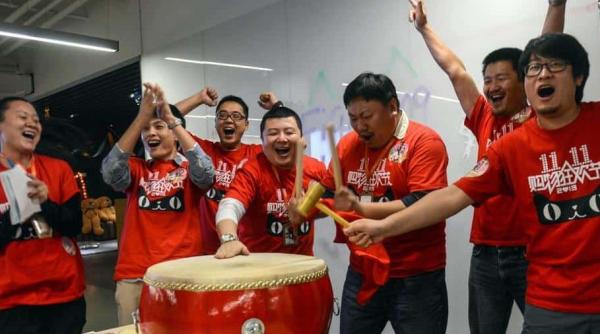 China a spulberat un record! Cheltuieli de 1 miliard de dolari în 68 de secunde