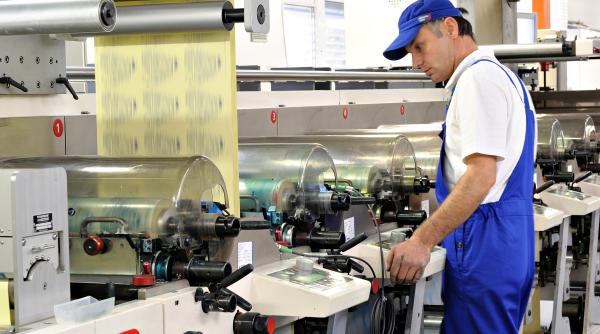 Din consultanță pentru Fizică s-a născut o tipografie de succes: CONPHYS, Râmnicu Vâlcea