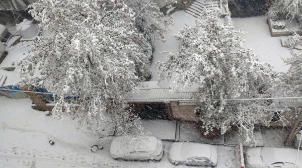 Capitala Iranului a fost înghițită de zăpadă și proteste - VIDEO