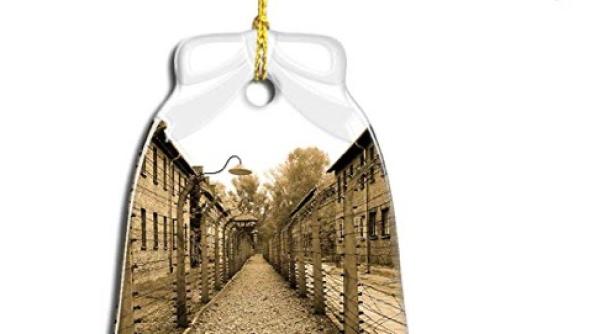 Amazon criticat! S-a vândut online decoraţiuni de Crăciun cu imagini ale Auschwitz-ului