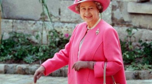 De ce ține Regina Elisabeta bradul de Crăciun până în februarie