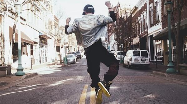 Zile libere în 2020. Mini-vacanțe pentru unii, amenzi pentru alții 