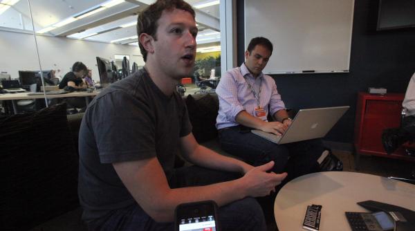 Facebook, prăbușire spectaculoasă din topul celor mai bune locuri de muncă