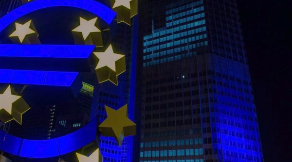 BCE estimează o scădere ușoară a economiei în 2020 în zona euro
