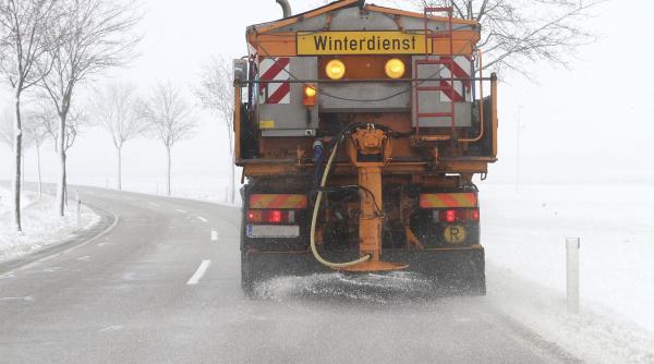 Șoselele din Bavaria, curățate cu zeamă de castraveți