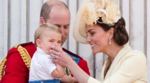 Acestea au fost primele cuvinte ale Prințului Louis. Nici "mama" nici "tata"