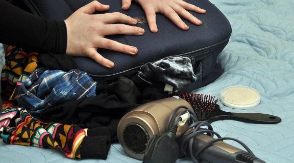 Tupeu la greu! Cum să furi așa ceva din hotel! Este incredibil