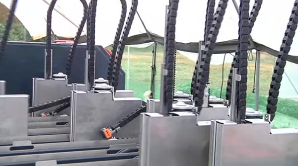 Robotul care lasă sute de mii de români fără loc de muncă (VIDEO)