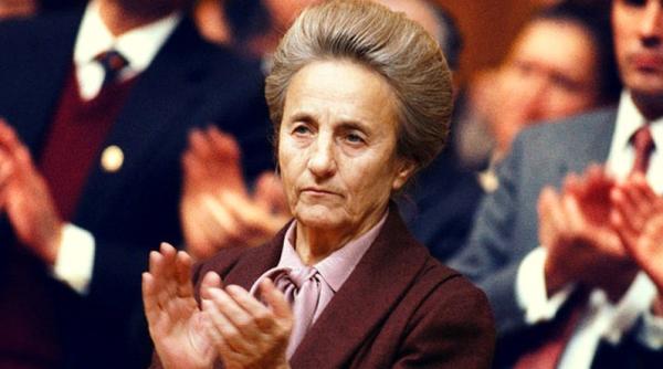 Elena Ceaușescu. Trăia în lux și avea un salariu uriaș