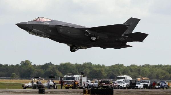 Miliarde de dolari pentru un singur avion de război. Planul Pentagonului