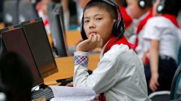 Nord-coreenii, rupți de restul lumii. Cum procedează regimul de la Phenian