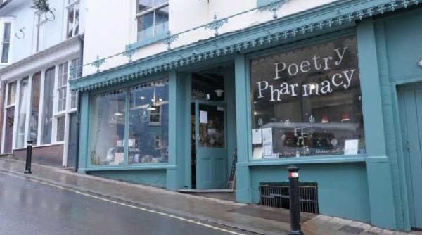 Farmacia de poezie. Prescrie medicamente în versuri