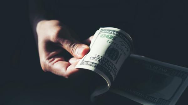 Miliardarii lumii, mai bogați decât 60% din populația globului