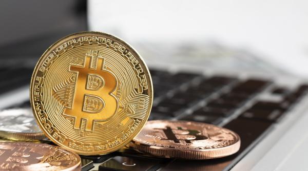 O problemă tehnică l-au lăsat pe un celebru economist fără bitcoini