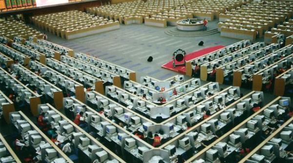 Bursele din China, la cel mai slab nivel din cauza coronavirusului