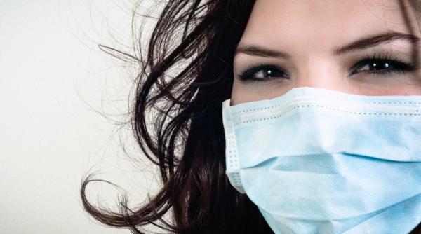 Măşti sanitare în transportul din București. Le distribuie șoferii