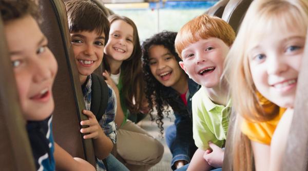 Transportul elevilor. Ministerul Educației schimbă condițiile de decontare