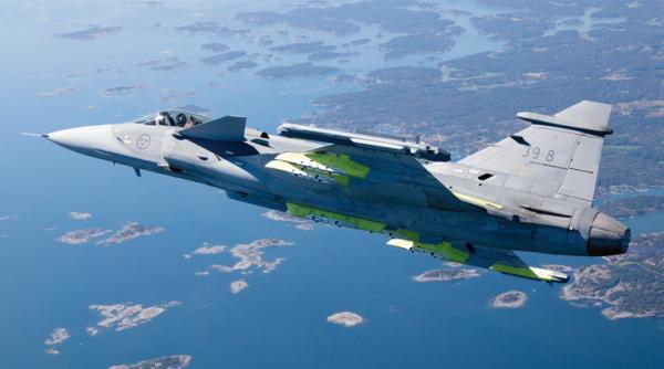 Finlanda se înarmează până-n dinți. Ce avioane testează