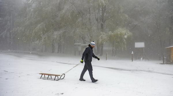 Cod galben și portocaliu de ninsori și ploi abundente