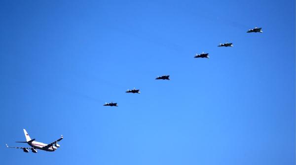 Avioanele Su-57 devin din ce în ce mai puternice. Cum se implică Putin