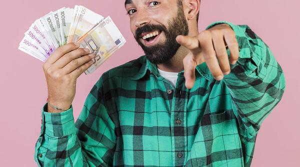 Salariul mediu net, în creștere. Cine conduce topul