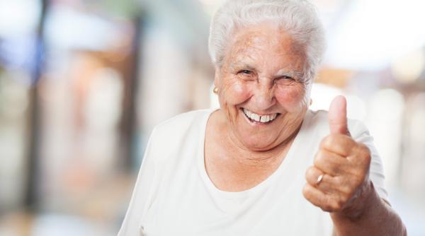 Aceste femei se pot pensiona cu 6 ani mai devreme. Ce spune legea