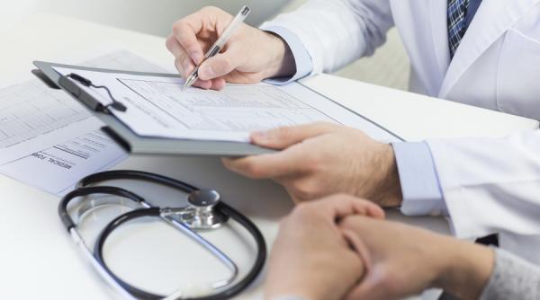 Asigurări private de sănătate. Câți români au astfel de asigurări