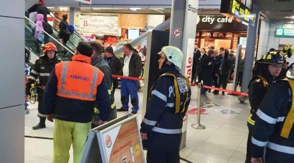 Incendiu la Otopeni. Sute de persoane au fost evacuate 