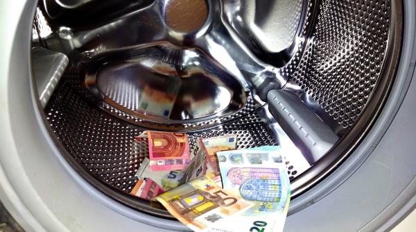 BNR verifică 17 bănci, posibil implicate în spălare de bani