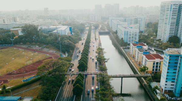 Poluare. Sute de tone de deșeuri, aruncate în Argeș sau îngropate în balastiere