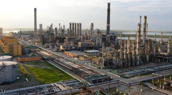 Rompetrol intră în revizie generală timp de o lună