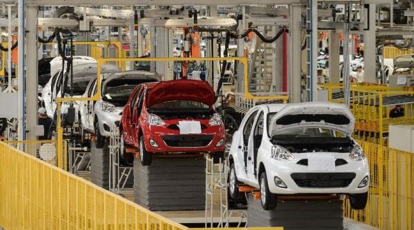 Fabrici Renault şi Nissan din Spania nu mai au componente