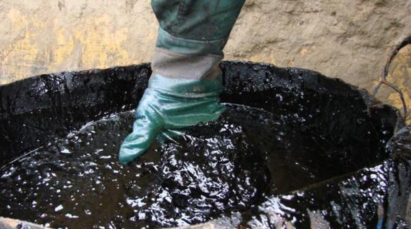 Prețul petrolului scade continuu din cauza pandemiei Covid-19