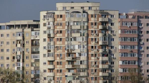 Primăria Sectorului 1 dezinfectează scările blocurilor