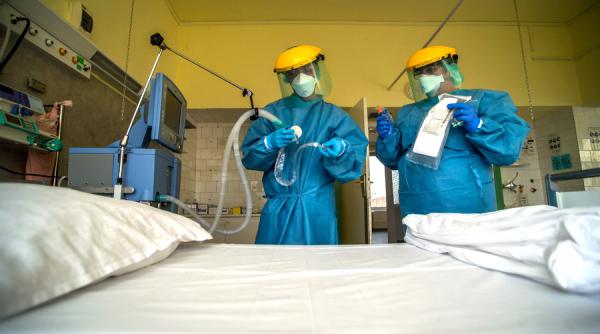 Metodă inedită de a ȚINE oamenii în case. Facebook complicele poliției din India