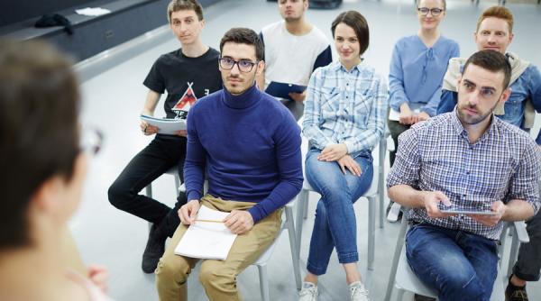 Peste 37% dintre companiile din România au întrerupt activitatea