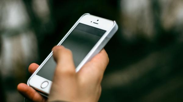 Covid-19. WhatsApp a recurs la o schimbare drastică