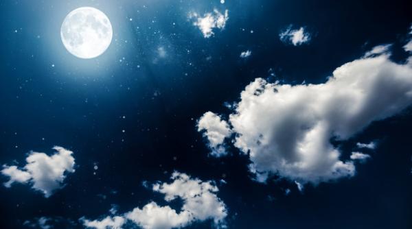 Fenomen ASTRONOMIC. Luna ROZ. Iată la ce să vă așteptați