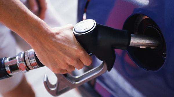 Ministrul Energiei: O să avem o scădere a preţului la pompa de benzină şi de motorină