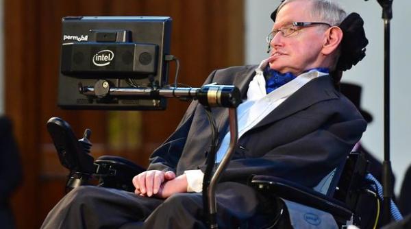 Stephen Hawking ajută oamenii chiar și după moartea sa