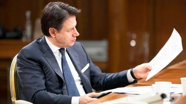 Pandemie. Italia. Premierul Conte anunță redeschiderea școlilor