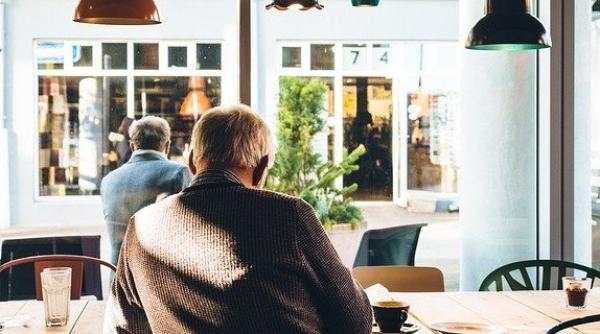 Pandemie. Un nou program pentru persoanele peste 65 de ani 