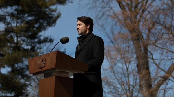 Canada. Premierul Trudeau interzice 1500 modele de arme de asalt