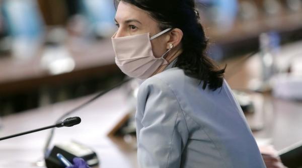 Violeta Alexandru despre PENSII: Economia este într-adevăr PROFUND afectată